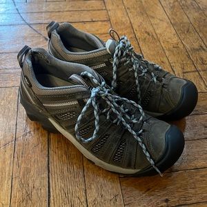 Keen women's low top hiking boots
